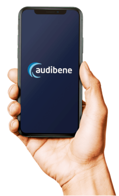 https://www.audibene.nl/wp-content/uploads/sites/10/2024/05/audibene-logo-in-telefoon-in-hand.png